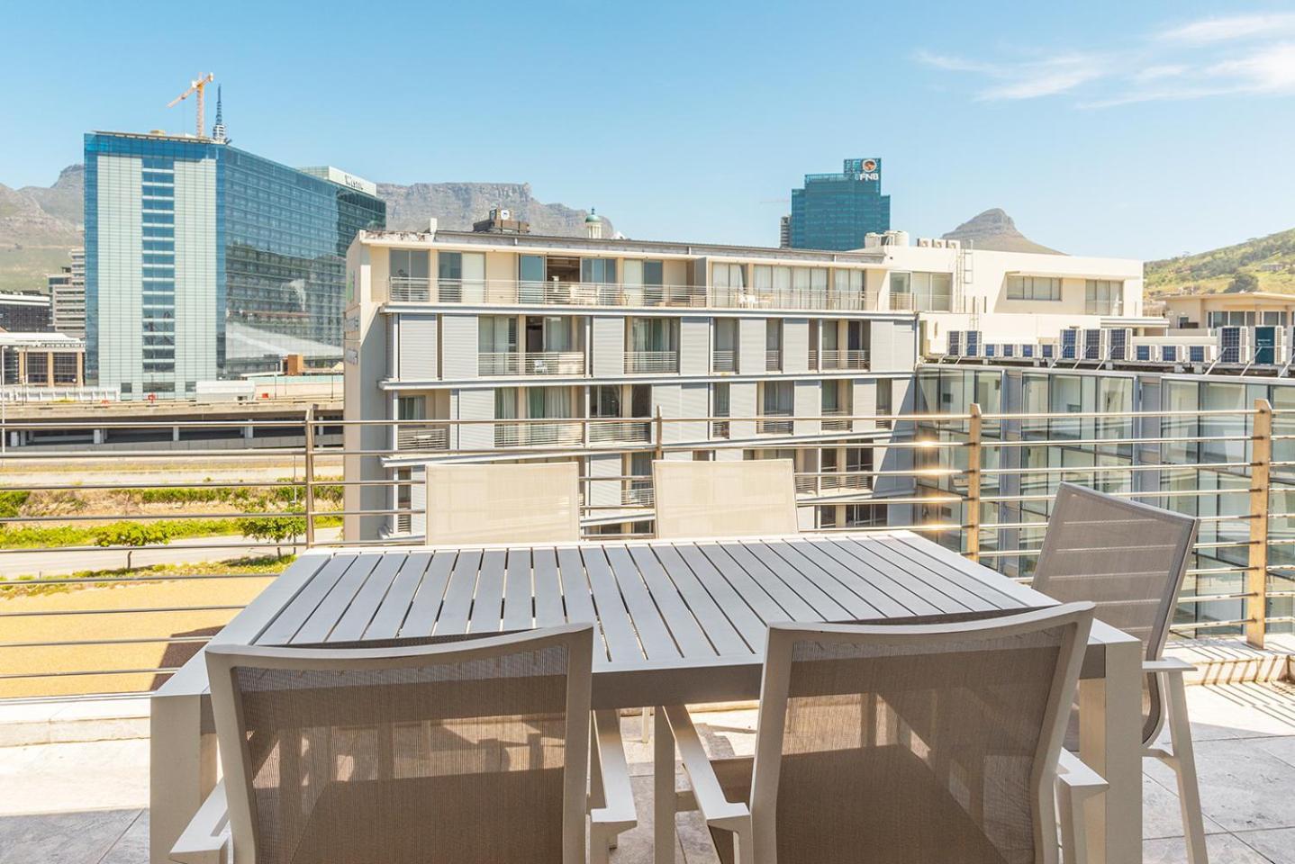 V&a Waterfront Luxury By Nivar
