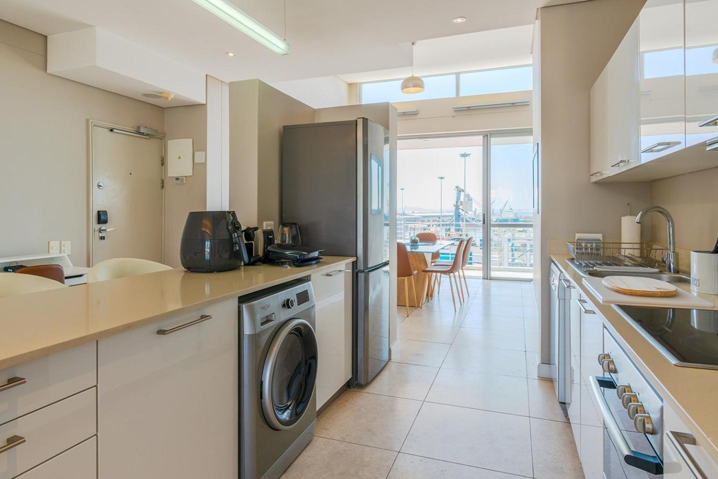 Apartment V&a Waterfront Luxury By Nivar